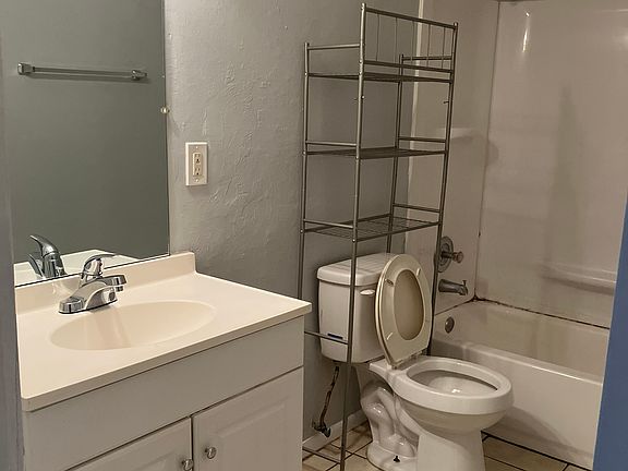 2nd image of 2708 Broadway APT 2