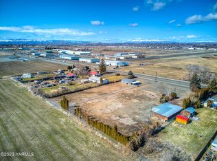 1616 Ahtanum Rd, Yakima, WA 98903