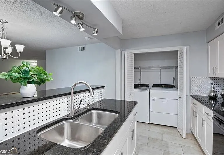 176 Barone Pl NW — Photo 3