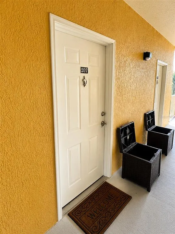 3 bed, 2.0 bath, 1369 sqft, $1,950 — Photo 2
