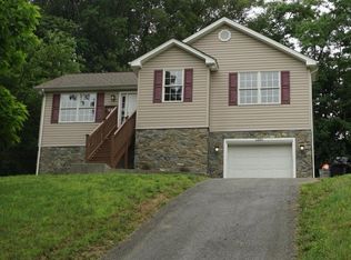 2356 Locust Grove Cir NE, Roanoke, VA 24012