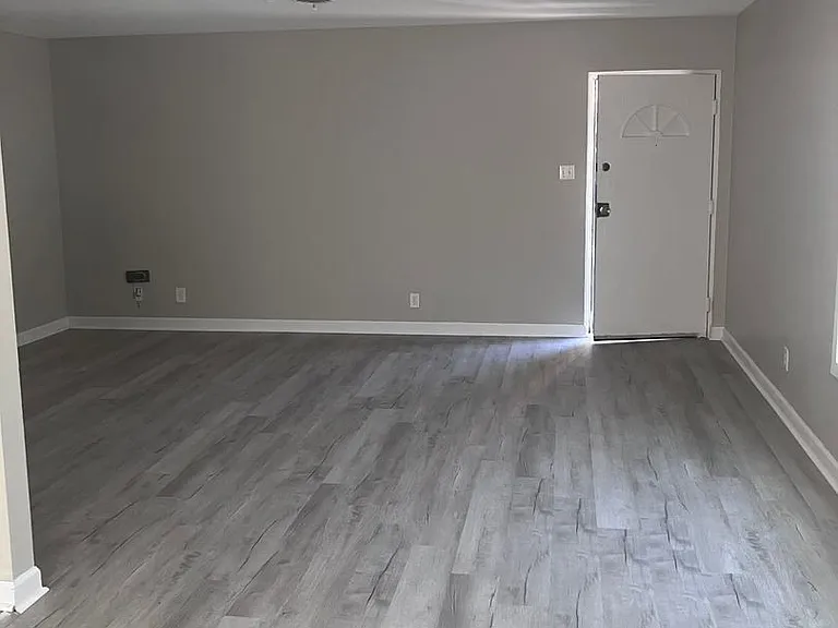 2063 Vineville Ave — Photo 12