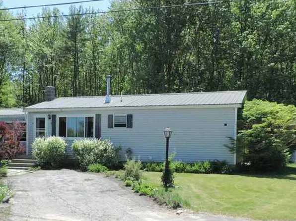 13 Viola Lane, Buxton, ME 04093