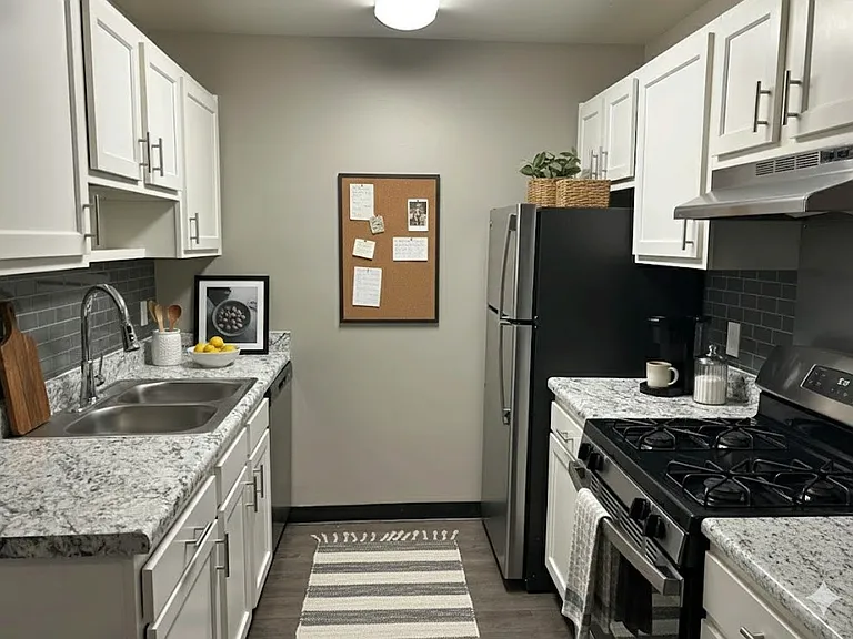 Autumn Ridge Apartment Homes — Photo 38