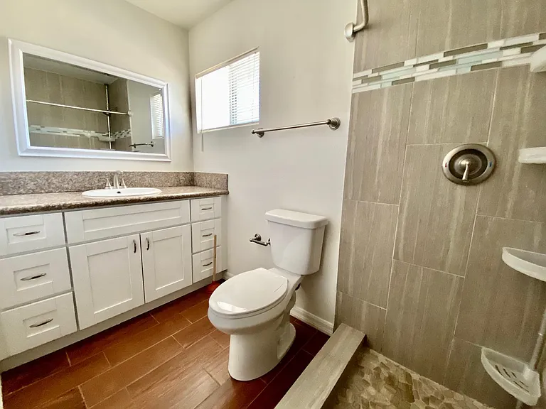 422 Grand Ave #A — Photo 19