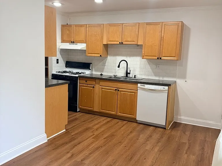 2454 Devonshire Ct #2454 — Photo 3