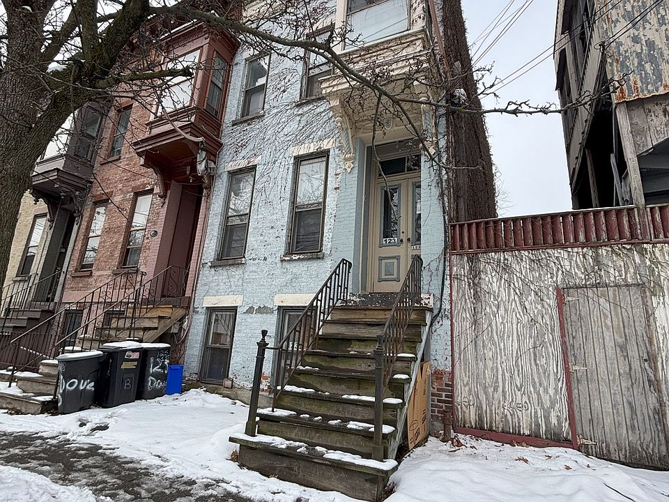 1st image of 123 Dove St #1