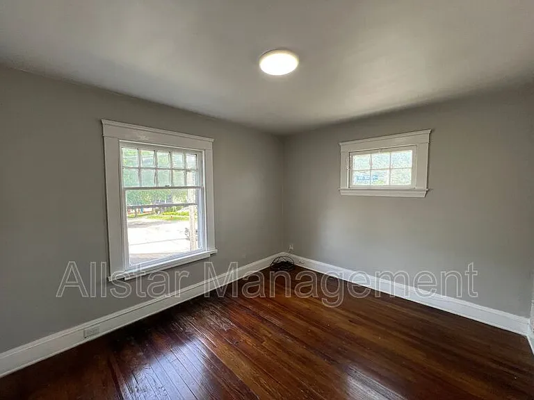 8203 Denison Ave #RIGHT SIDE — Photo 13