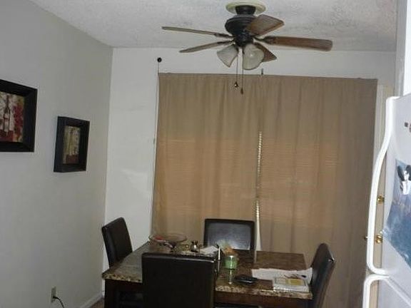 3rd image of 2284 Woodberry Ave APT B