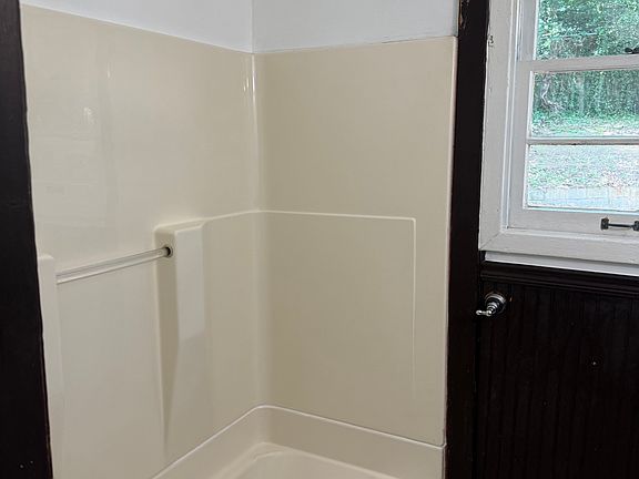 3rd image of 471 Cologne Dr SE