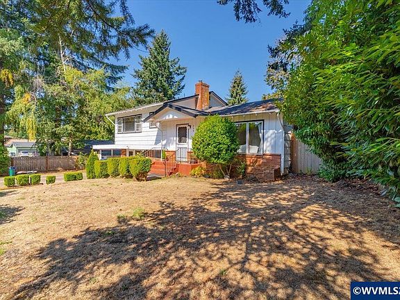 2nd image of 239 Moonlight Ave SE