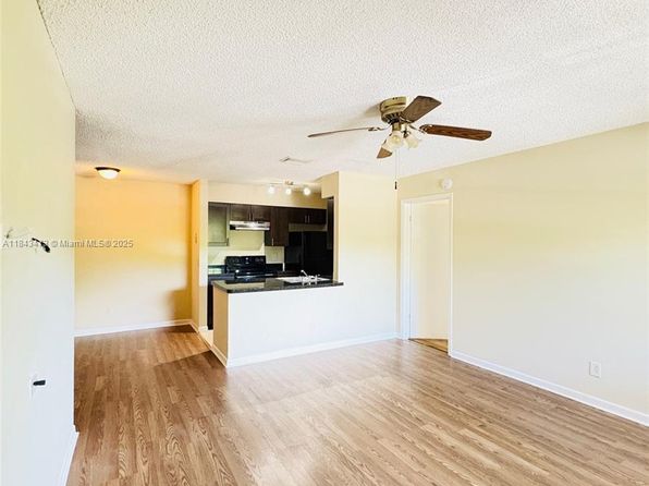790 NW 103rd Ter #203