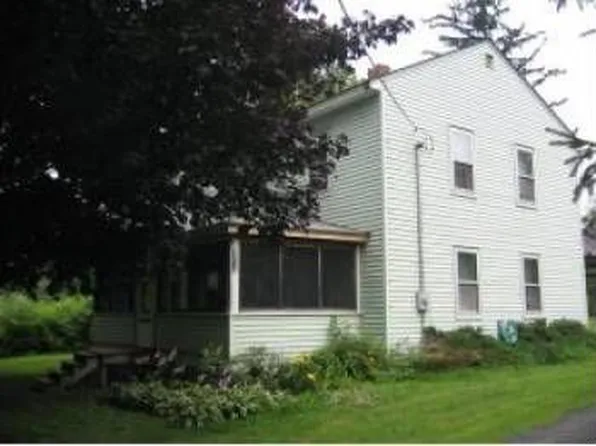 12 Simms Point Rd, Grand Isle, VT 05458