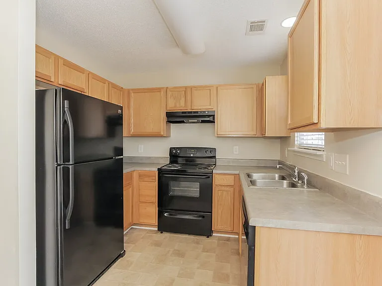 17113 Greenlawn Hills Ct — Photo 7
