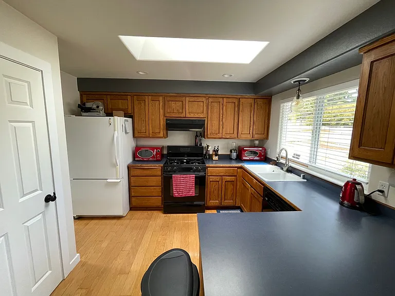 764 SW Orcas St — Photo 8
