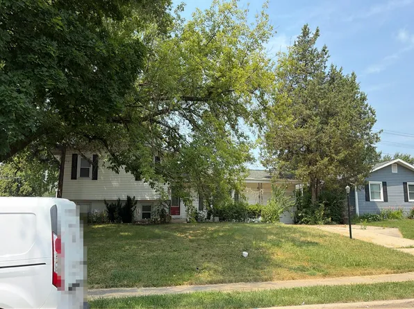 444 Aztec Dr, Carol Stream, IL 60188