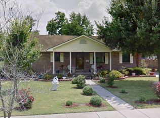 705 E Cypress St, Charleston, MO 63834