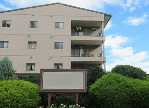 2nd image of 2 Park Pl APT C3d