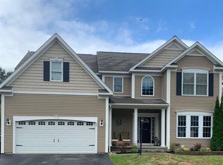 23 Amanda Way, Niskayuna, NY 12309