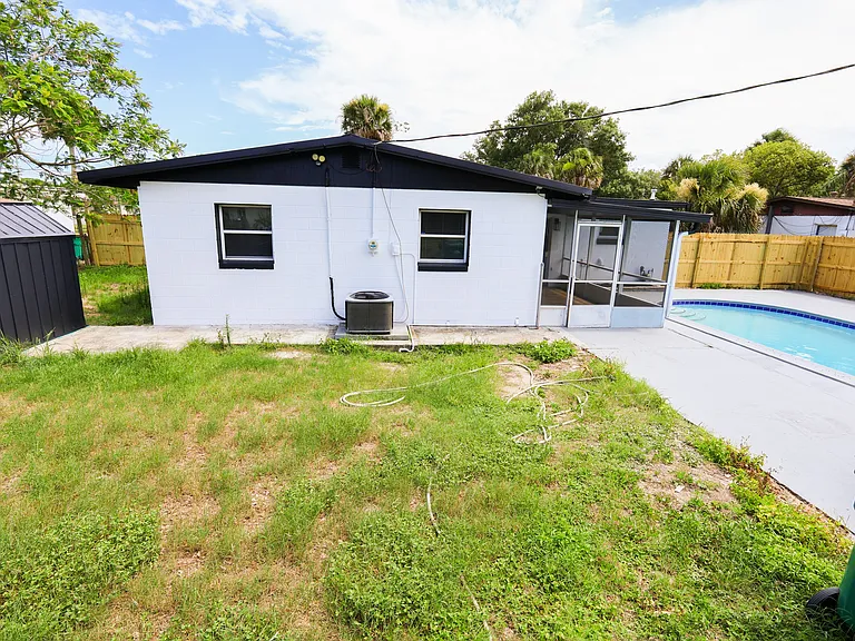 1810 Dixon Blvd — Photo 37
