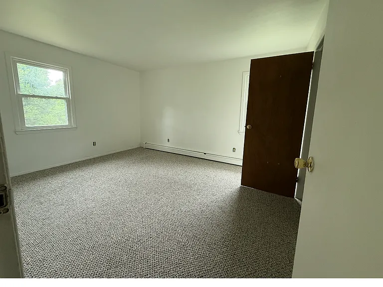 28 Warner Ln #1 — Photo 3