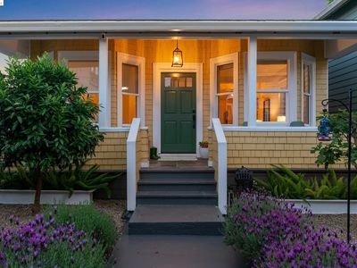 859 32nd St, Oakland, CA, 94608