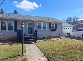 315 S 8th St, Forest City, IA 50436