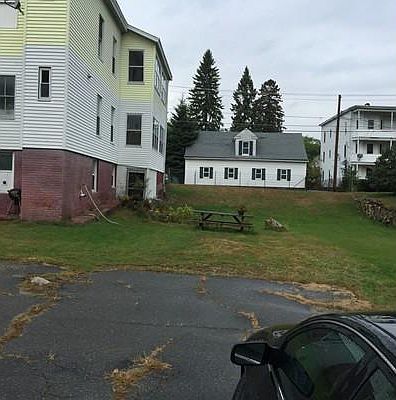 5th image of 336 Parker St
