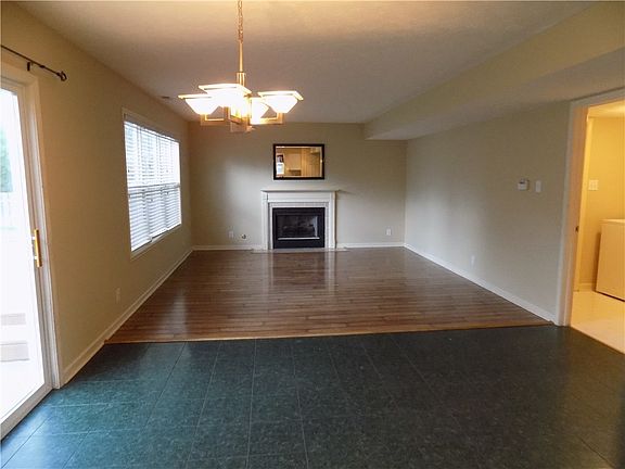 5th image of 15418 Wildflower Ct