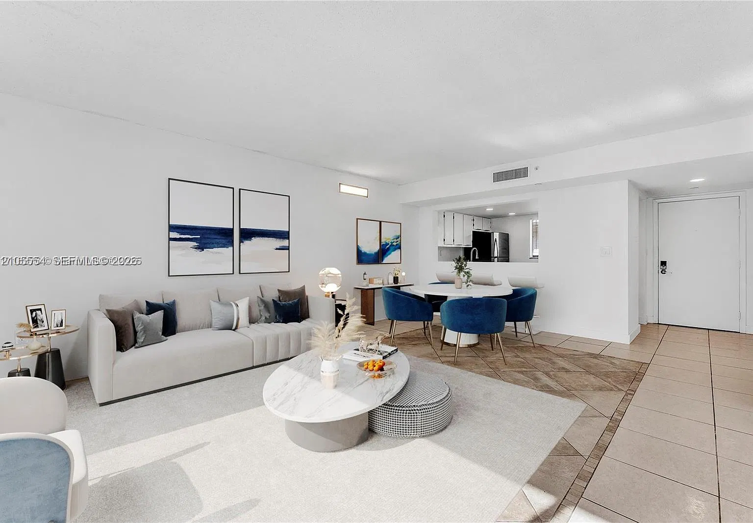 Horizons West Condo #7 — Photo 4