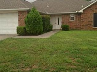 133 N Point Dr, Krum, TX 76249