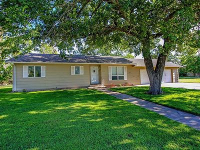 120 W Showalter St, Rose Hill, KS, 67133