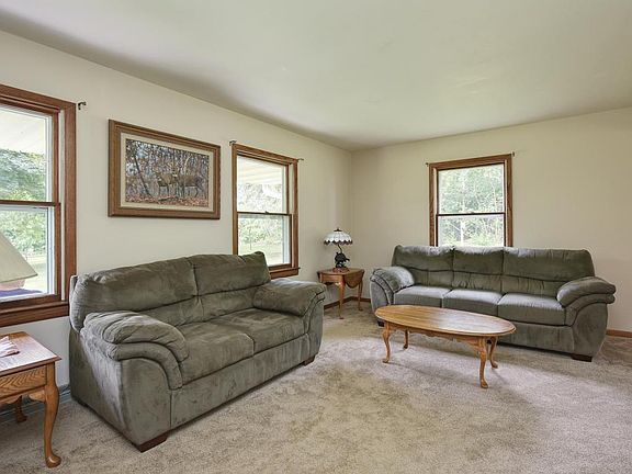 2nd image of 3090 Woodford Dr