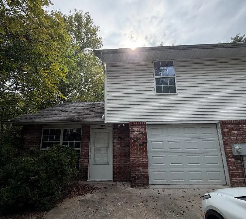 409 Hutton Ln #A