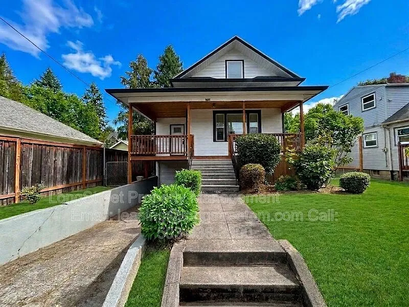 3 bed, 3.0 bath, 2496 sqft, $3,195 — Photo 1