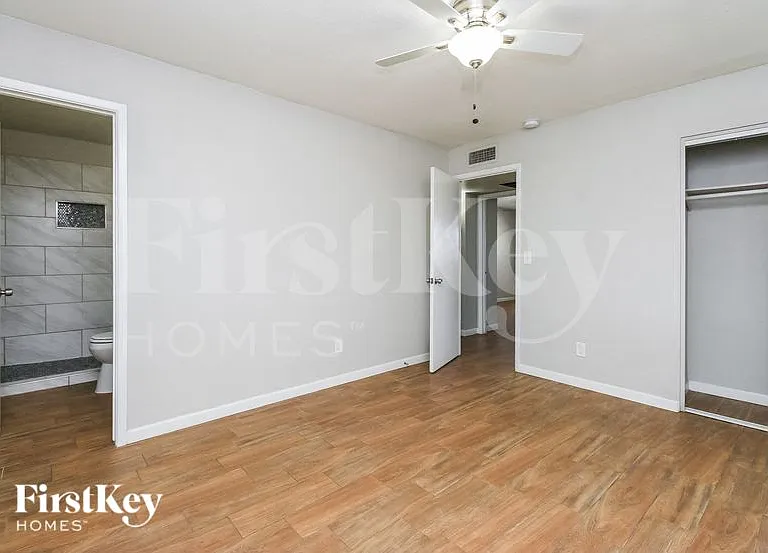 15035 N 28th Ave — Photo 9