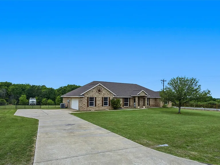 100 Pinnacle Cir — Photo 3