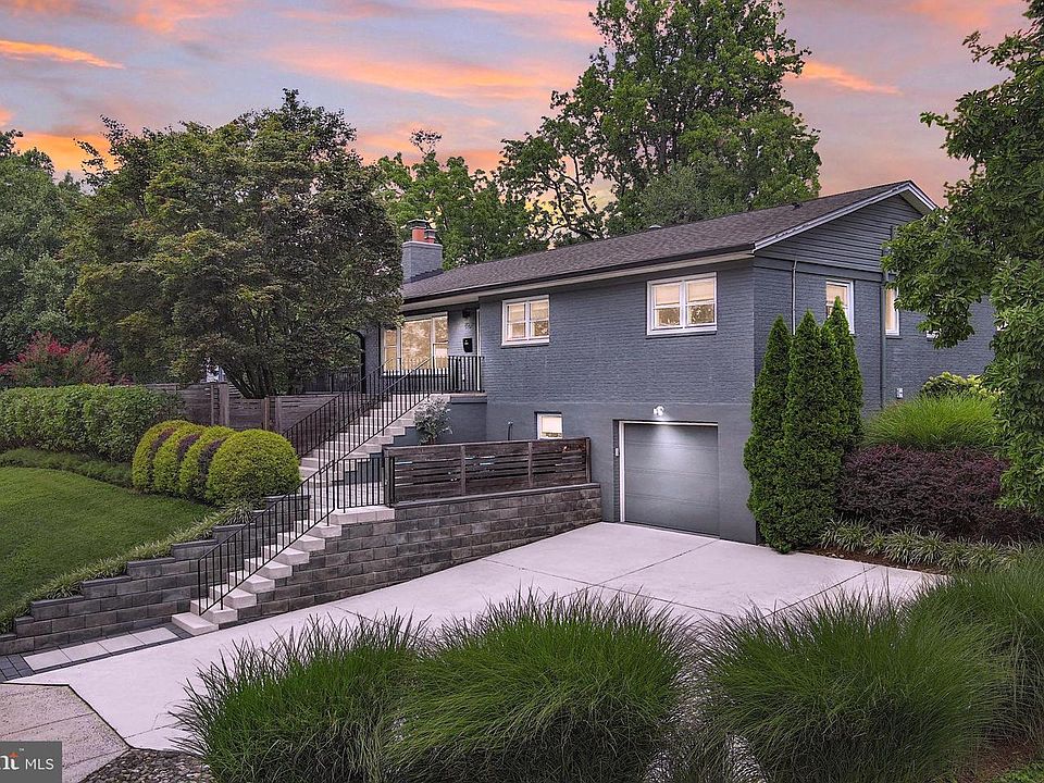 1st image of 8901 1st Ave