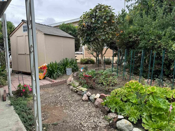 205 Hawaii, Union City, CA 94587