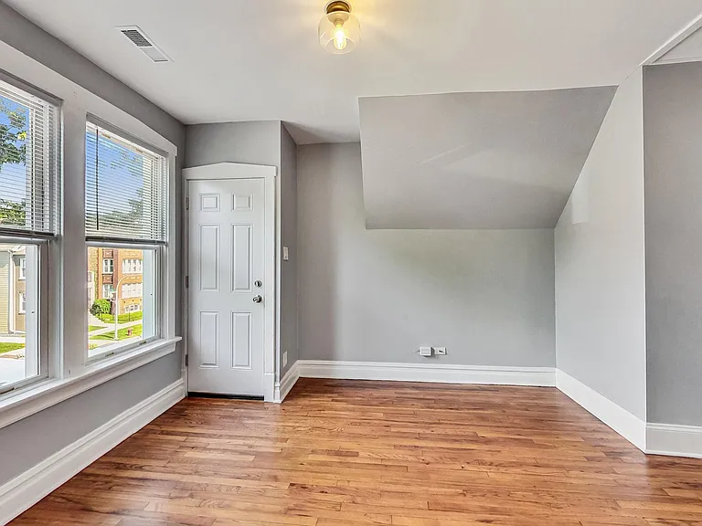 4057 N Whipple St #2 — Photo 8