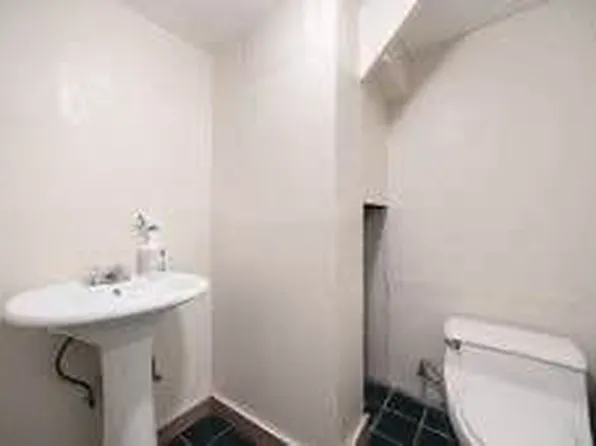 571 Macdonough Street image 23 of 25