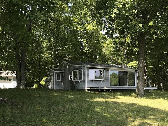 2nd image of 88 Stoney Brook Ln