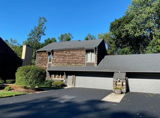 34 Stonewood Ct, Racine, WI 53402