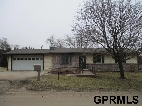 1127 16th St, Fairbury, NE 68352