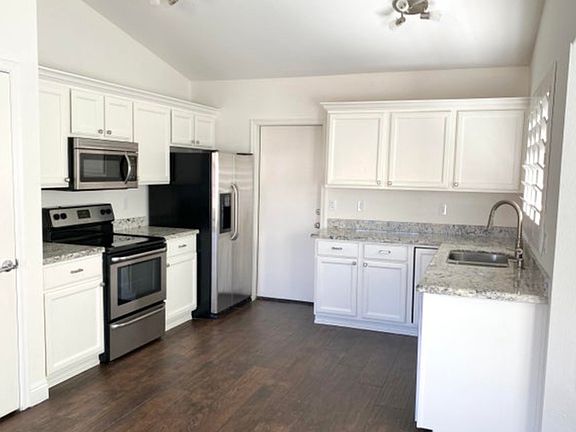 3rd image of 6034 W Pontiac Dr