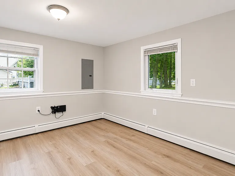 225 Claflin Ave — Photo 18