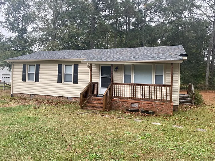 3 bed, 1.5 bath, 1032 sqft, $1,400 — Photo 1