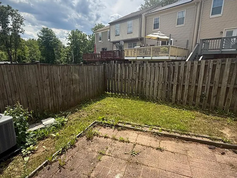 306 Hillside Ter — Photo 24