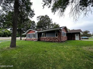 2 Forrest Ct NW, East Grand Forks, MN 56721
