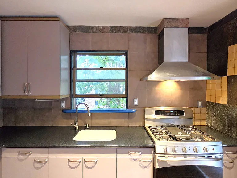 66-5 Dartmouth St #2 — Photo 4